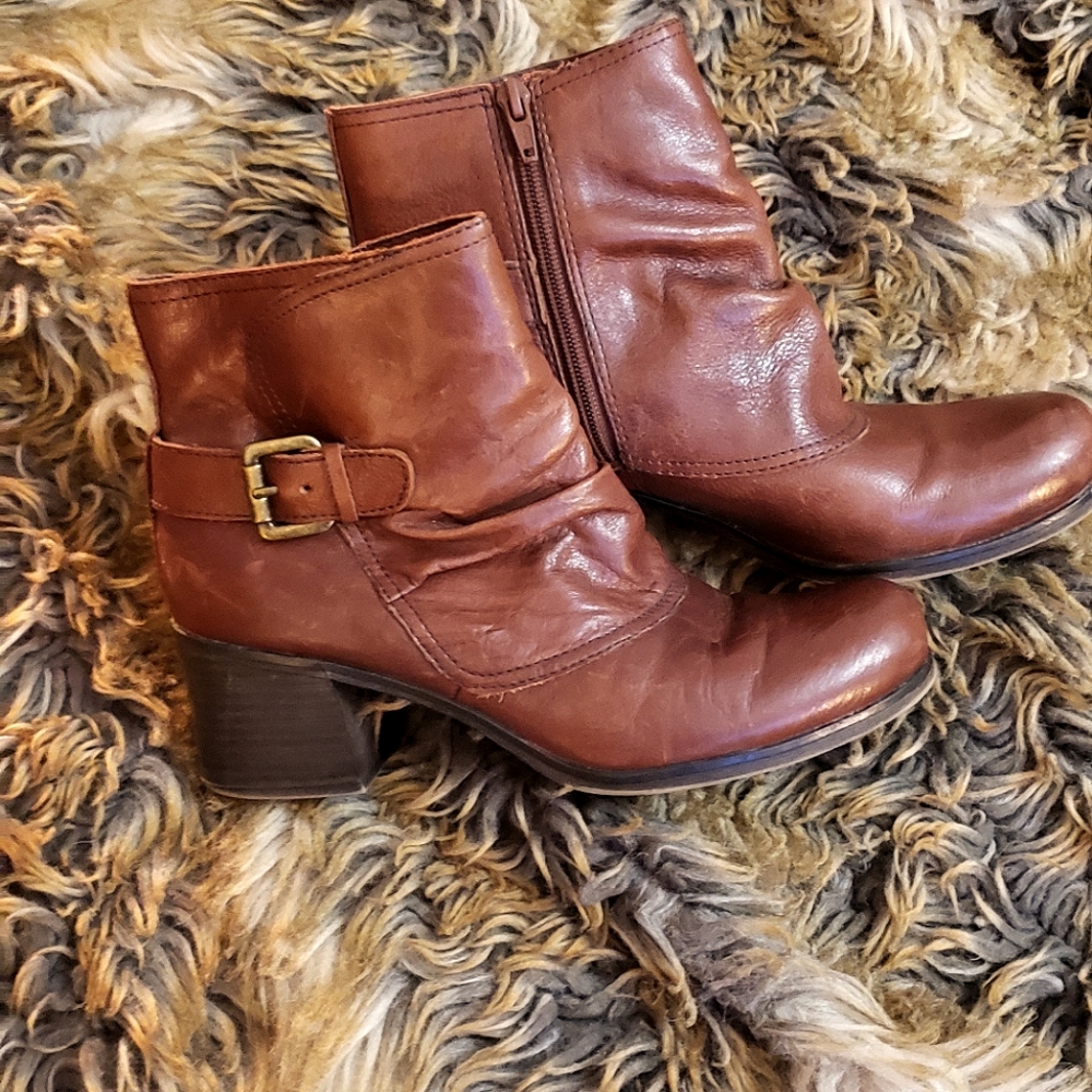 SOLD Naturalizer brown leather ankle booties boots Women's 7.5